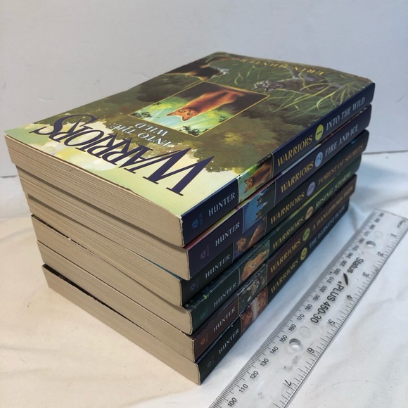 Vintage Warriors Series by Erin Hunter Set of 6 books 2003-2004 Cats Adventure - Picture 2 of 14